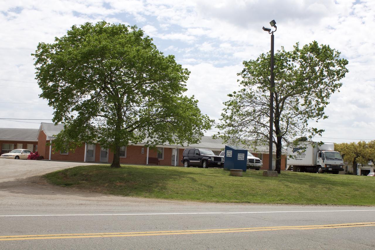 Motel Oyo Sheldon's And Restaurant 3*