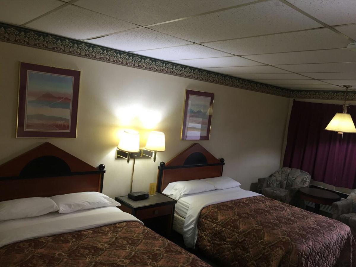 Motel Oyo Sheldon's And Restaurant Keysville